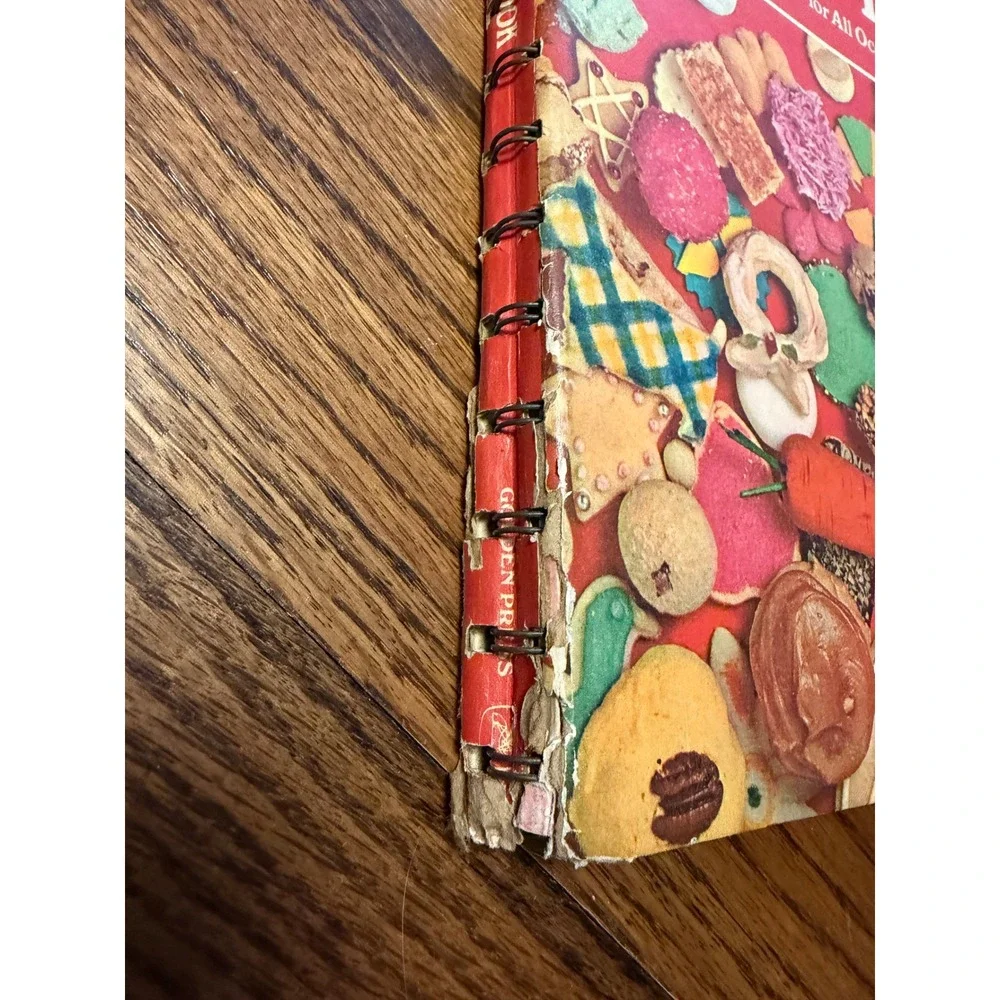 Vintage 1976 Betty Crocker's Cooky Book Spiral Hardcover Retro Cookie Recipes